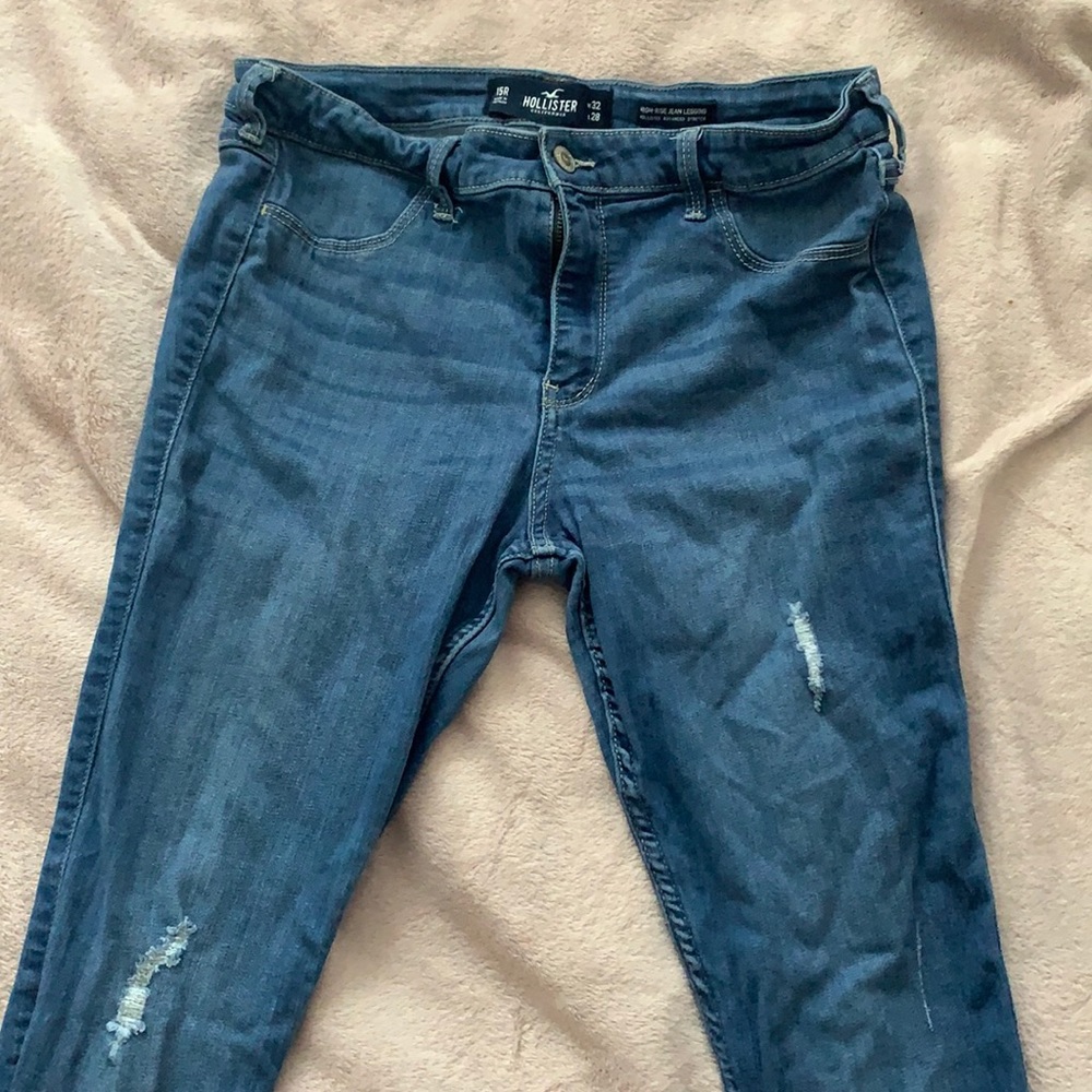 Ripped Hollister Jeans🔥